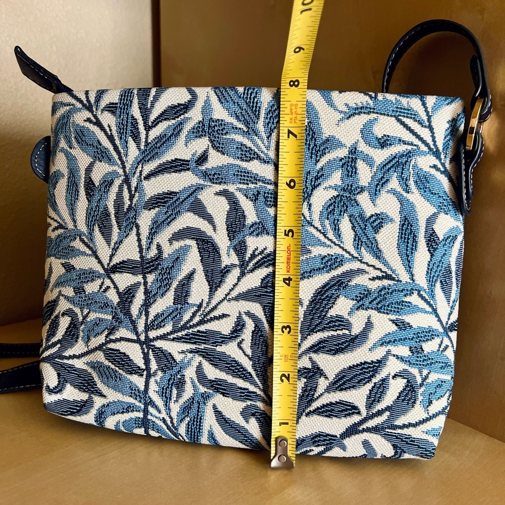 Signare William Morris Willow Bough Blue Tapestry Crossbody Bag - Picture 7 of 10